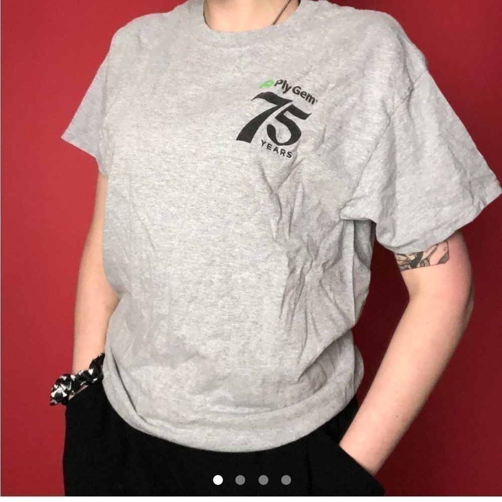 Simple Grey tee shirt 🖤🤍